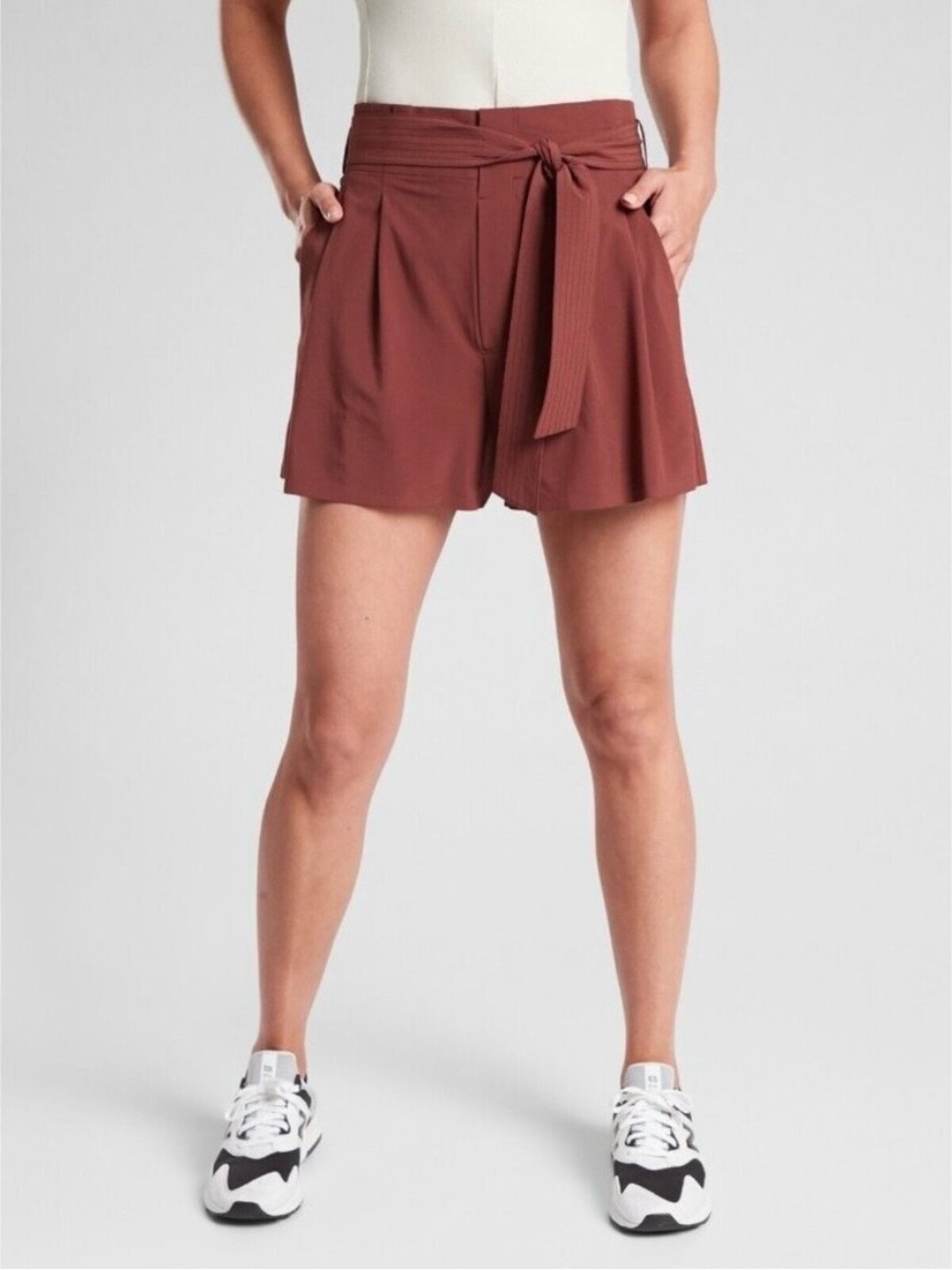 Athleta Belted Skyline Short Size 8